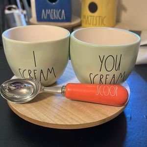 LIKE NEW Rae Dunn “I Scream, You Scream” Ice Cream Bowls and “scoop”